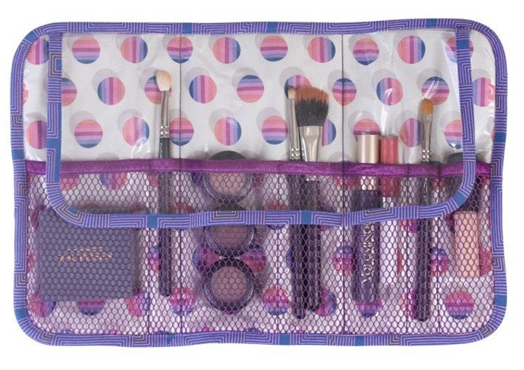 Glo and Go - Essentials Wrap & Bag *Sewing Pattern* Carry your essentials wherever you roam! From: by Annie