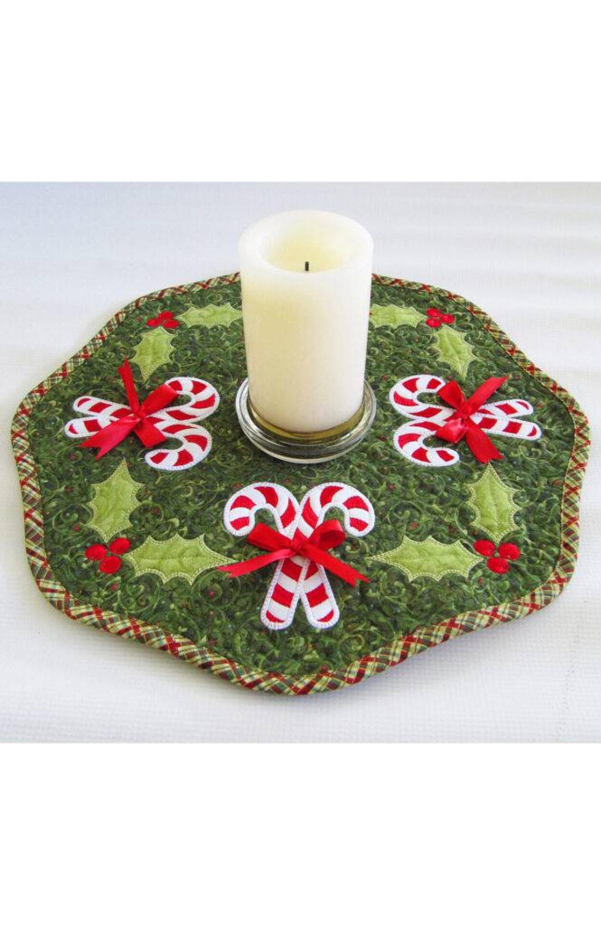 Petite Table Toppers Collection #3 - Winter Holiday*Machine Embroidery CD* From: Janine Babich Designs