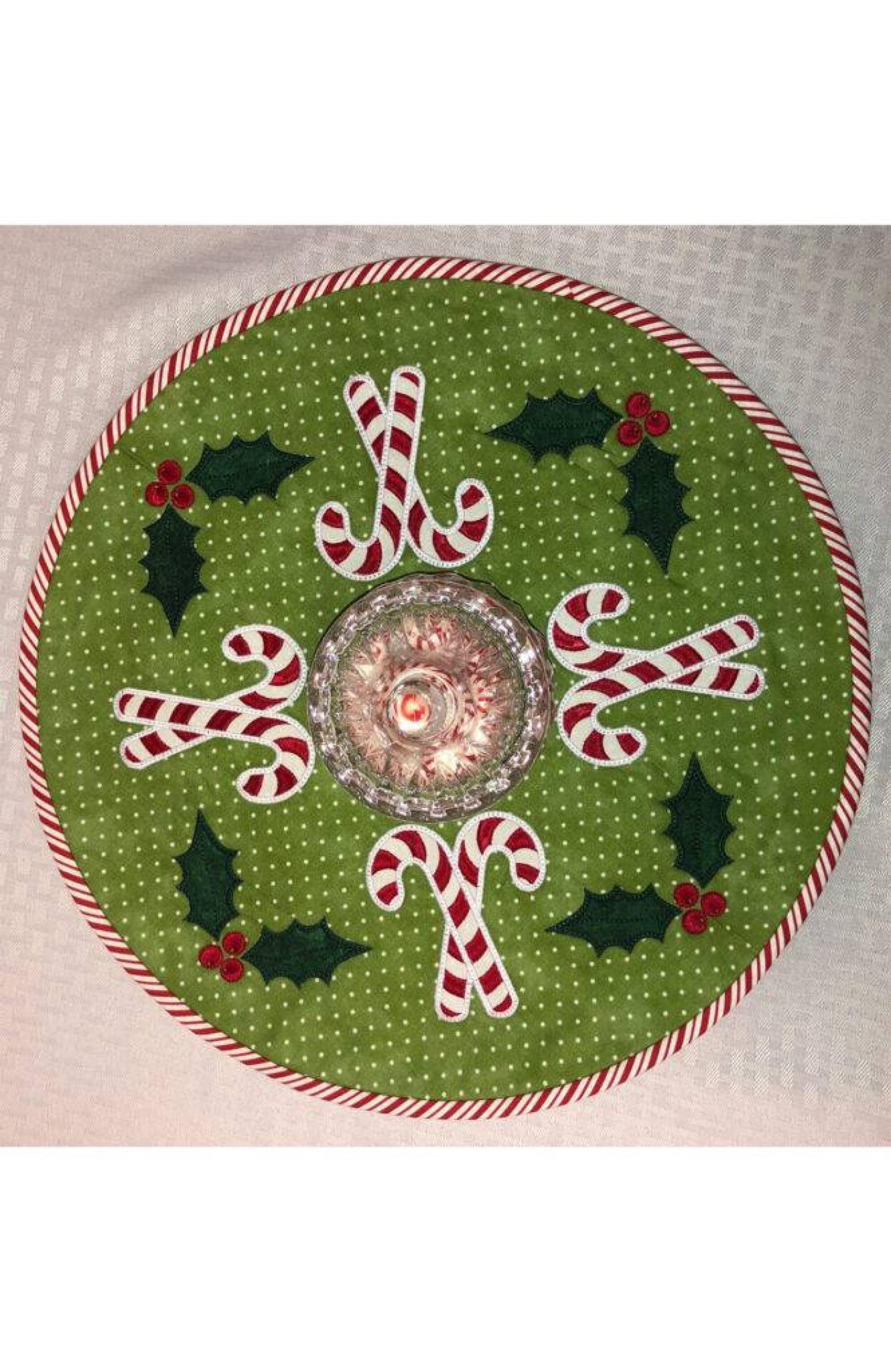 Petite Table Toppers Collection #3 - Winter Holiday*Machine Embroidery CD* From: Janine Babich Designs